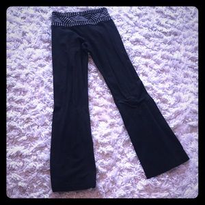 Lululemon reversible grove pant size 2 - short